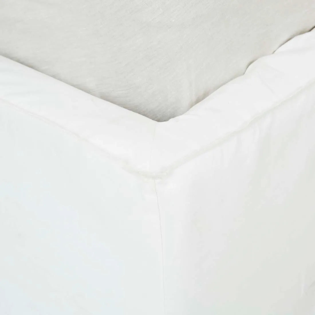 GlobeWest | Vittoria Slope Bed | Milk