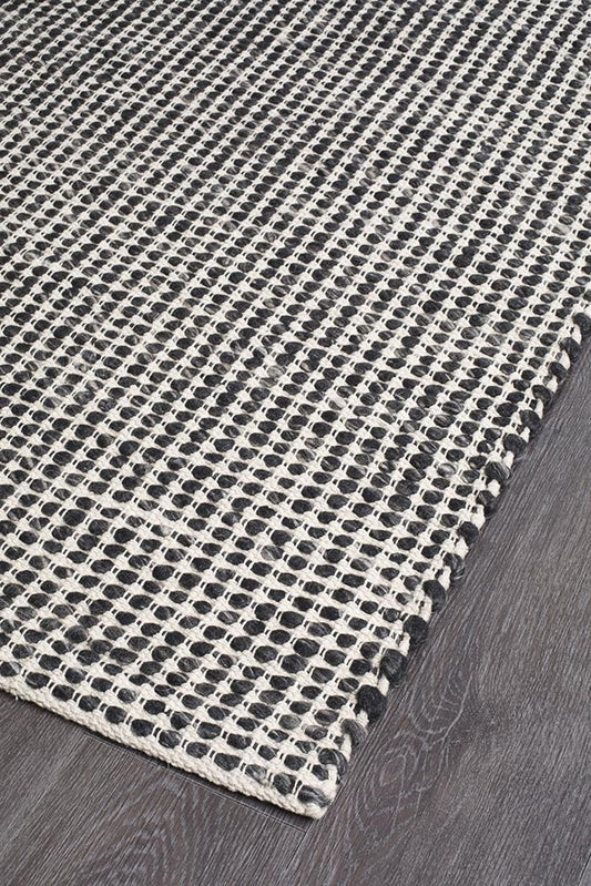 Skandinavian 300 Black Rug