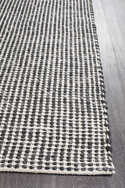 Skandinavian 300 Black Rug
