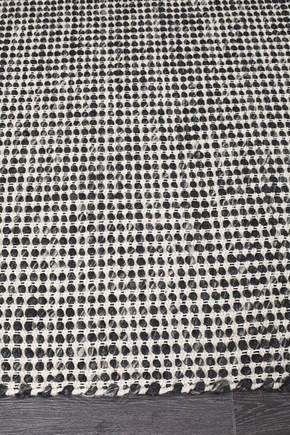 Skandinavian 300 Black Rug