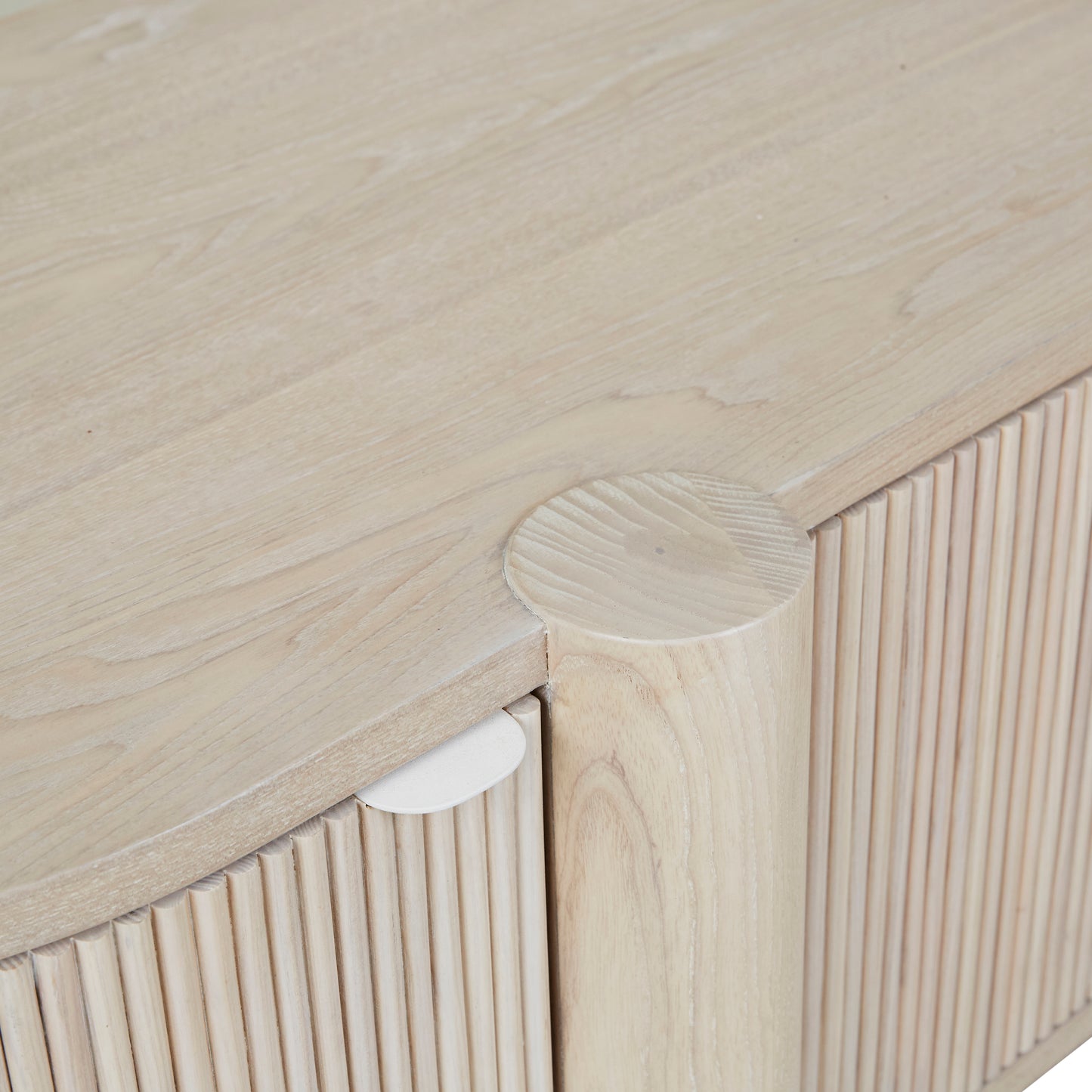 GlobeWest | Artie Ripple Entertainment Unit